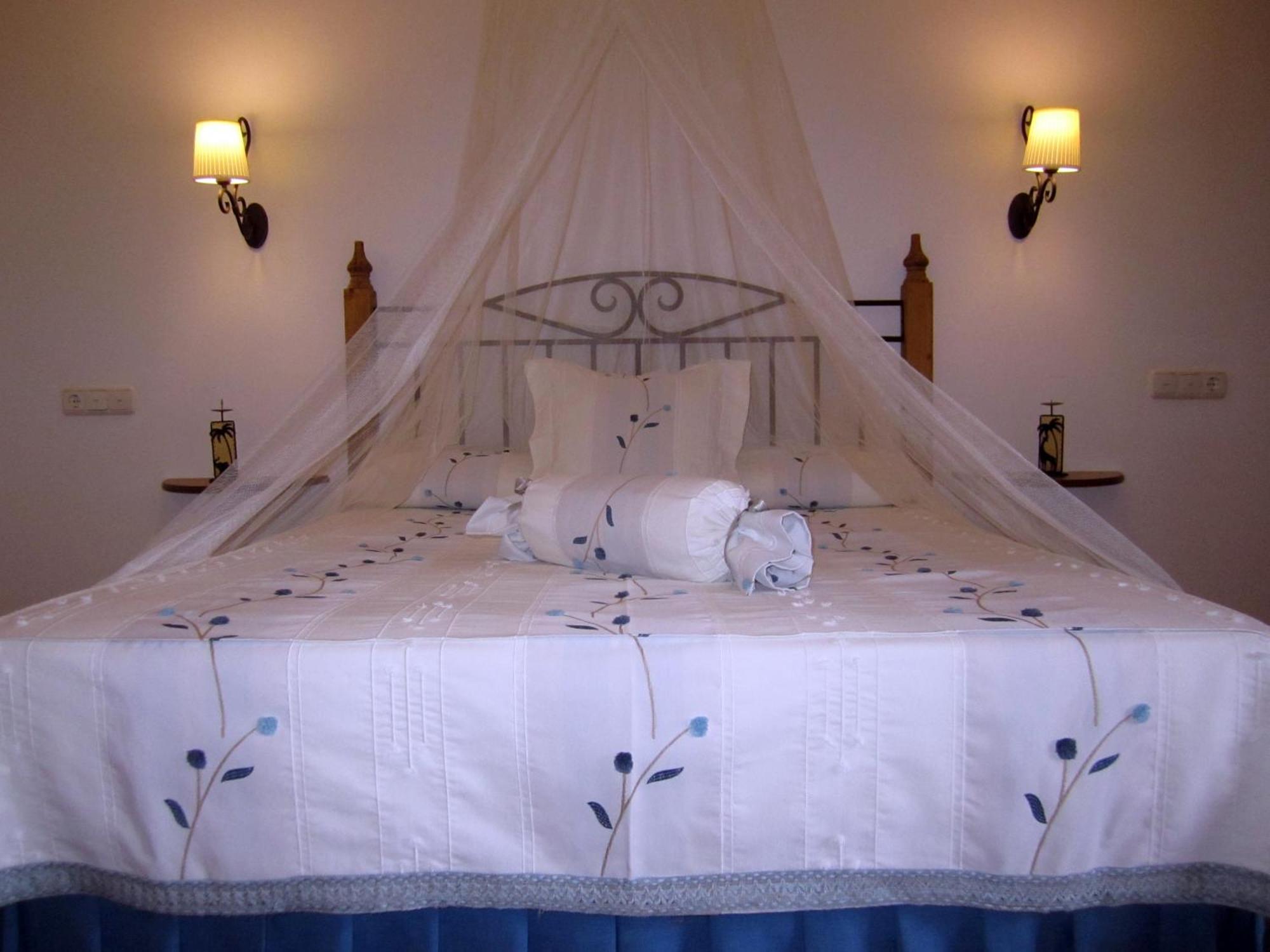 Posada El Camino Almonaster อัลโมนาสแตร์ ลา เรอัล ภายนอก รูปภาพ