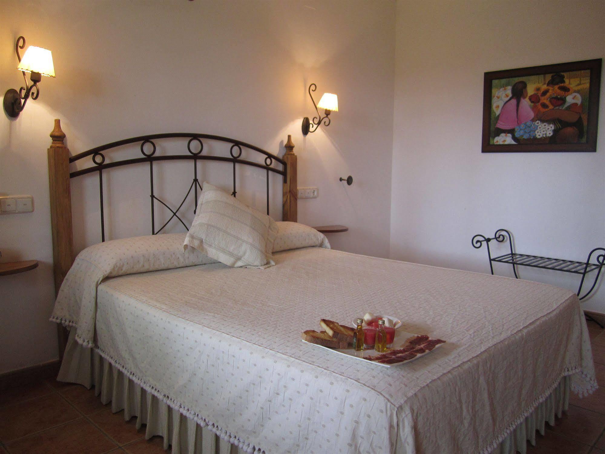Posada El Camino Almonaster อัลโมนาสแตร์ ลา เรอัล ภายนอก รูปภาพ